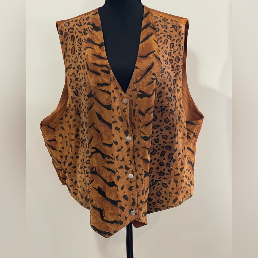 LK‎ Sport by Linda Karen L 100% Leather Leopard Print Snap Down Vest 742